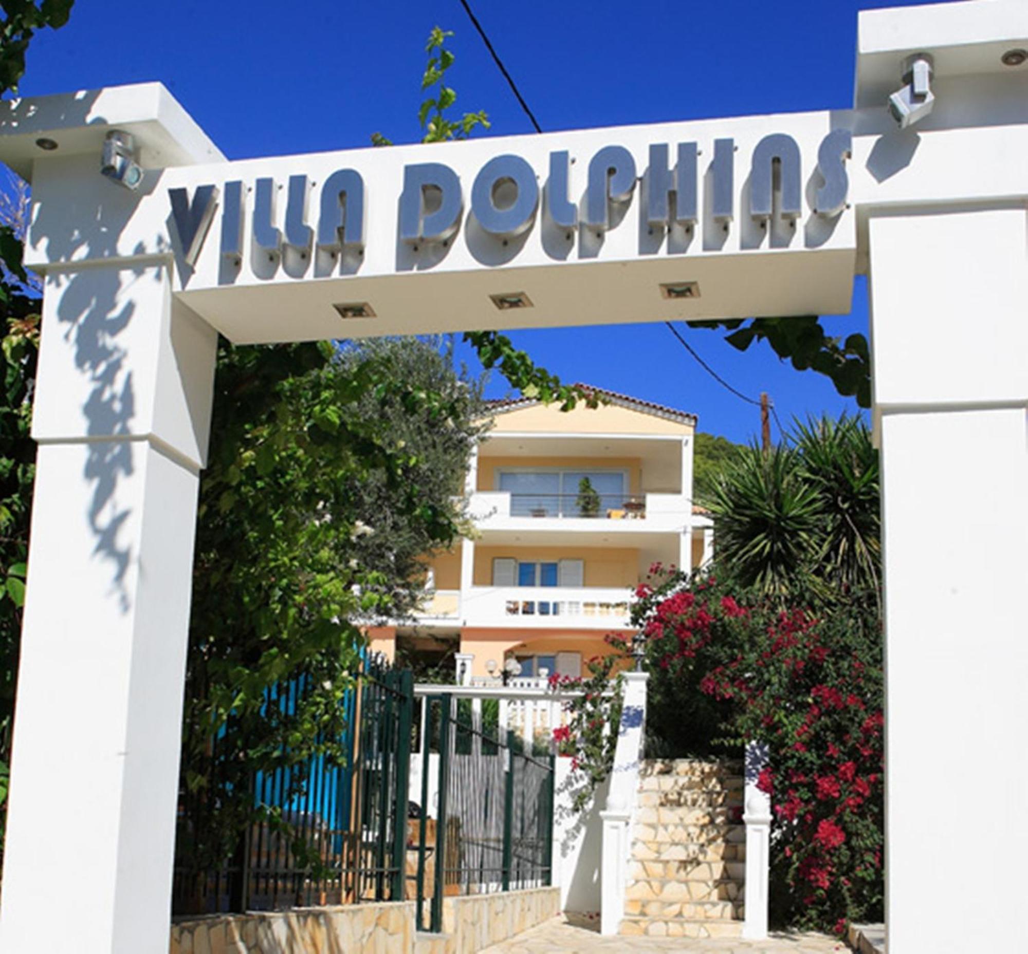 Villa Dolphins Poros Town Bagian luar foto