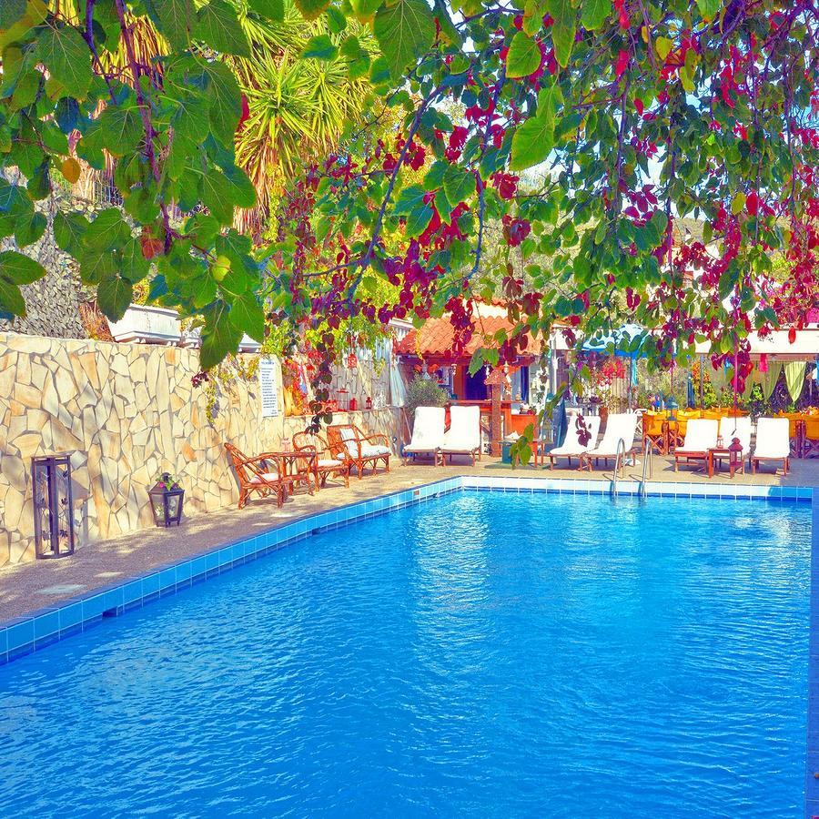 Villa Dolphins Poros Town Bagian luar foto